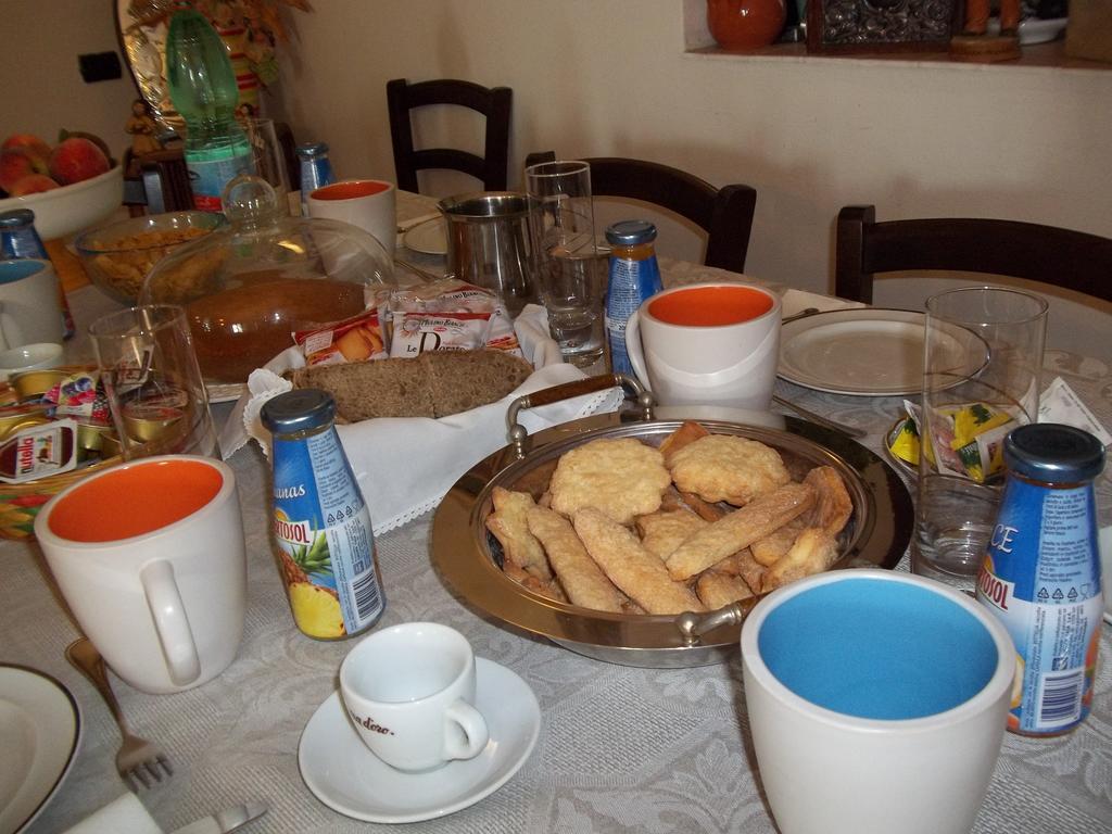 לינה וארוחת בוקר Marrùbiu Il Vecchioliveto Di Ornella חדר תמונה